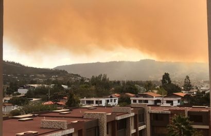 una-espesa-nube-de-humo-se-mantenia-sobre-el-cielo-de-quito-este-miercoles-4-de-septiembre-a-proposito-de-los-incendios-forestales