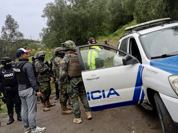 una-incursion-armada-en-el-hospital-de-ambato-dejo-una-menor-de-15-anos-muerta-y-varios-heridos-el-ataque-buscaba-liberar-a-un-prisionero