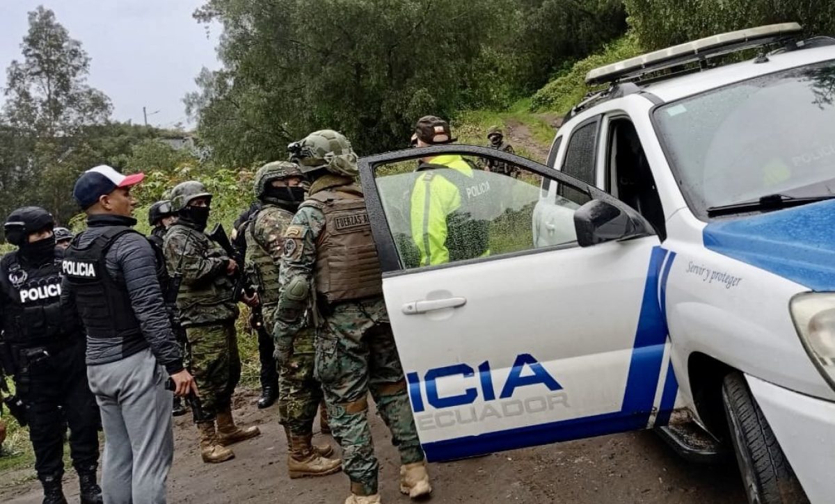 una-incursion-armada-en-el-hospital-de-ambato-dejo-una-menor-de-15-anos-muerta-y-varios-heridos-el-ataque-buscaba-liberar-a-un-prisionero