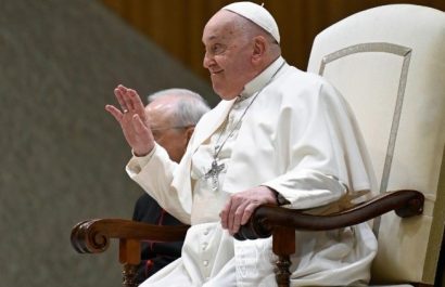 El Papa invita a rezar por los países en guerra y por los desplazados palestinos