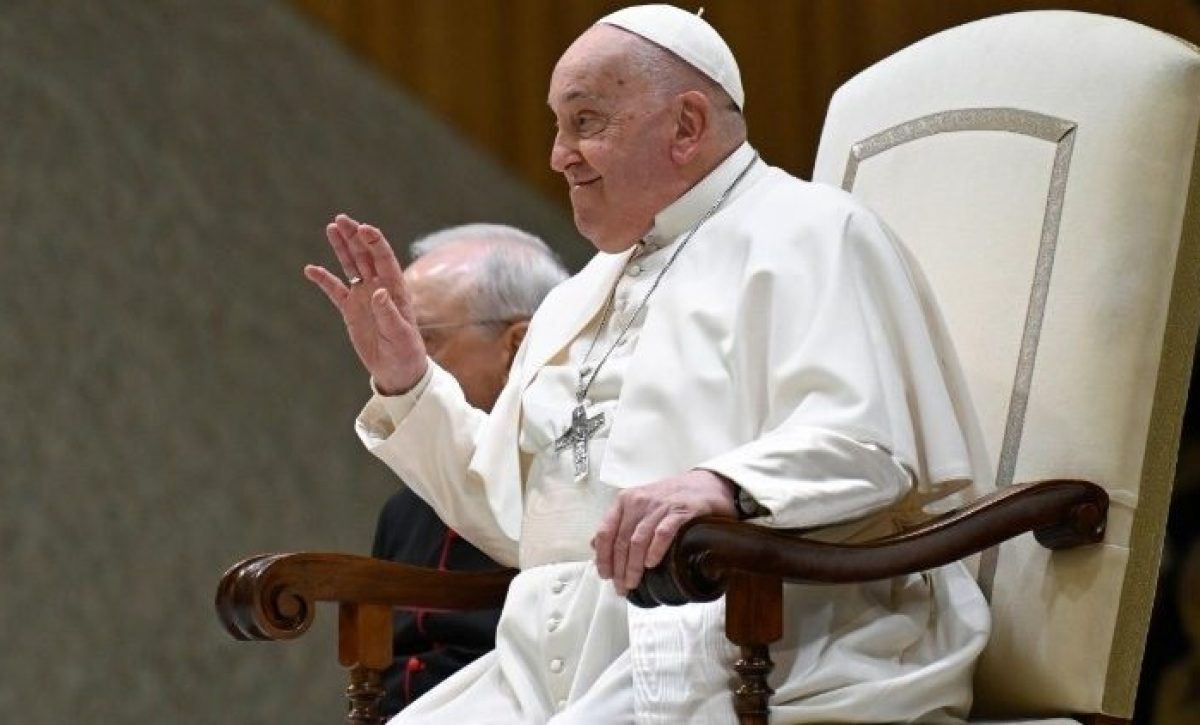 El Papa invita a rezar por los países en guerra y por los desplazados palestinos