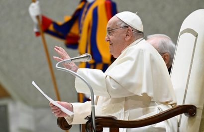 vaticano-medico-papa-francisco-peligro-seguira-hospitalizado