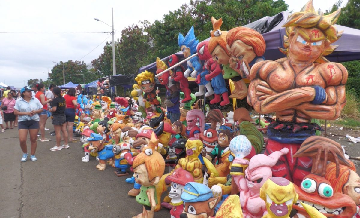 vendedores-aseguran-que-las-compras-de-ultima-hora-por-fin-de-ano-han-dinamizado-totalmente-el-comercio-en-portoviejo
