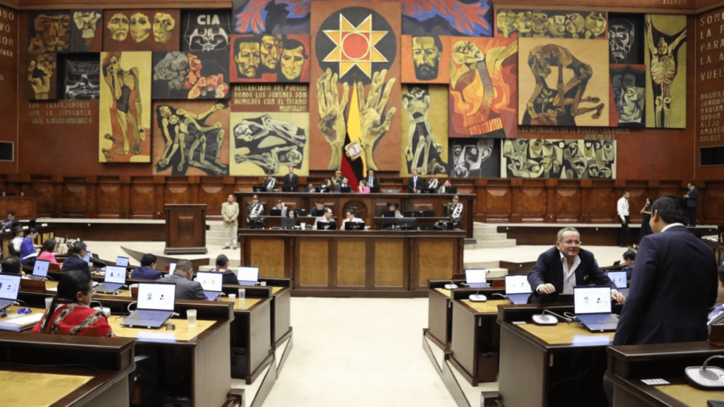 Asamblea Nacional del Ecuador: Con la asistencia de 149 legisladores se instaló la primera sesión oficial del parlamento. (Asamblea Nacional).