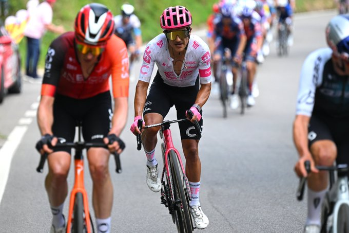 Asgreen triunfa y Carapaz asciende al cuarto puesto en la General del Giro de Italia