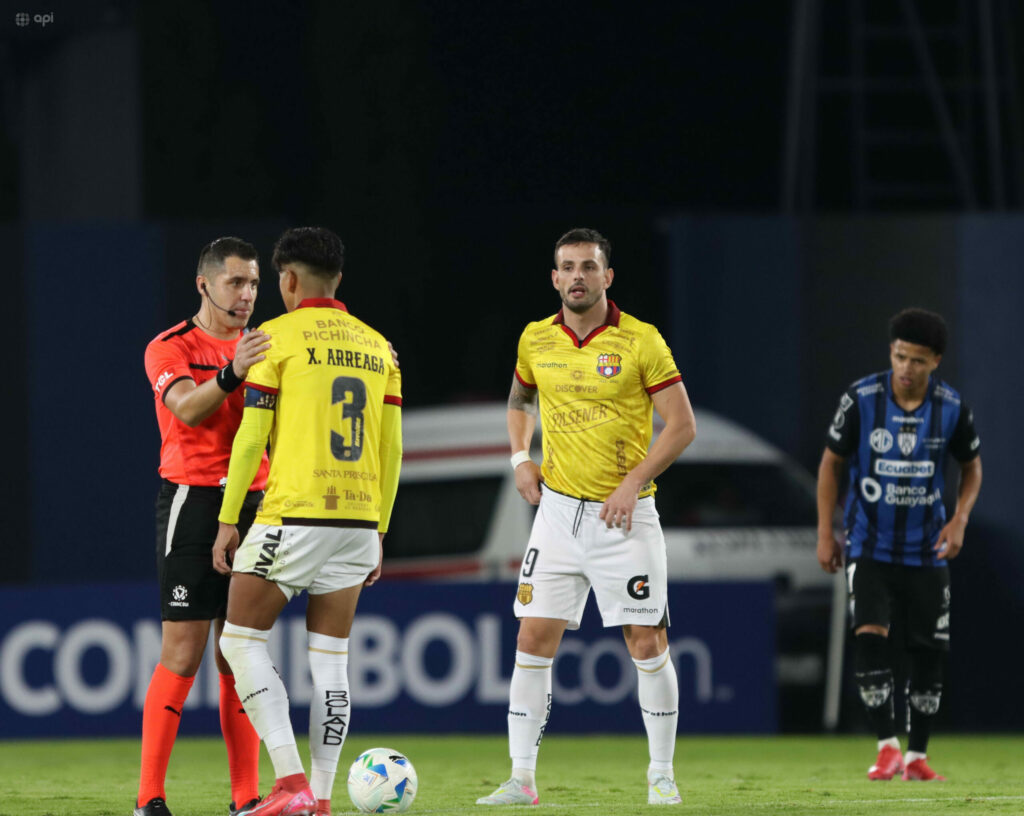 Barcelona SC enfrenta tres prohibiciones de FIFA para registrar jugadores
