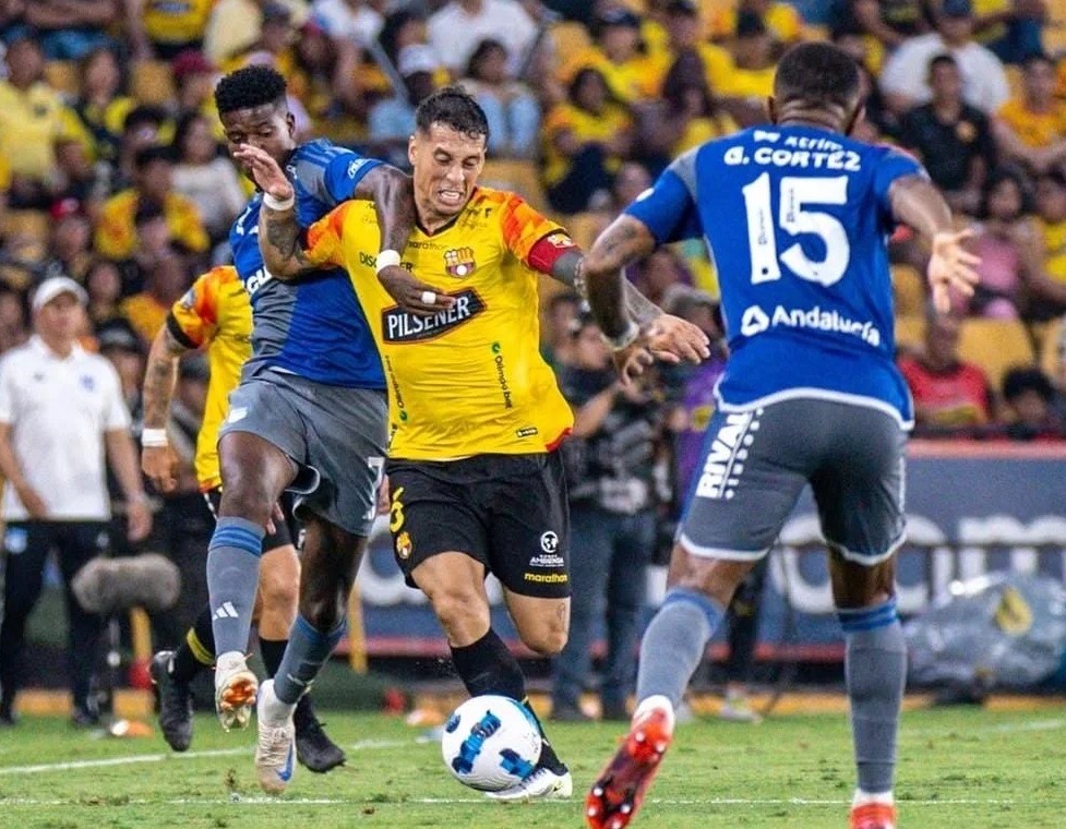 Barcelona SC y Emelec se enfrentarán este domingo 18 de mayo en lo que será el primer Clásico del Astillero
