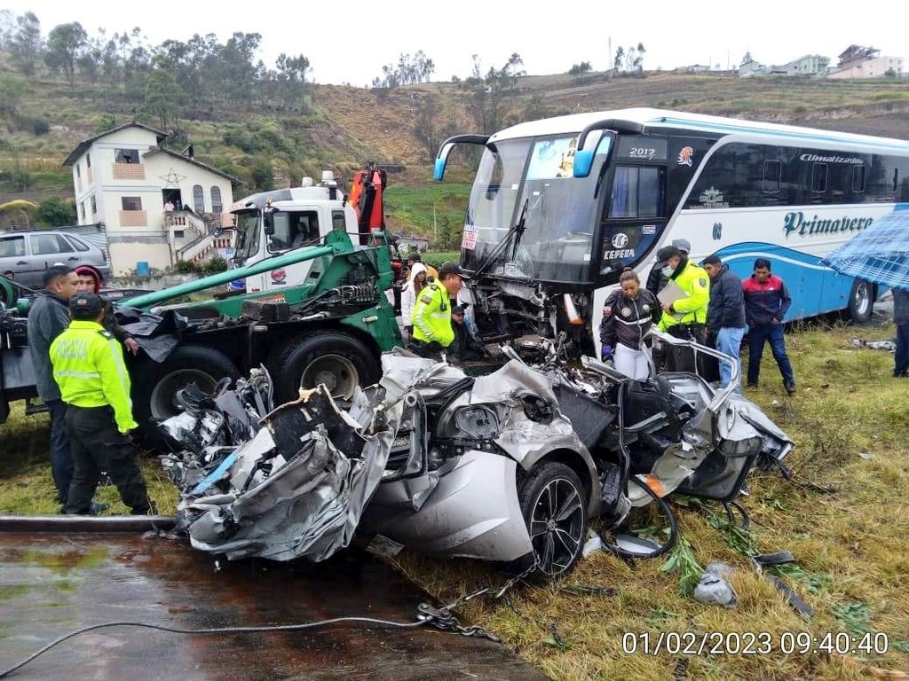 Accidente de tránsito en el km 20 de la vía Pifo-Papallacta moviliza a equipos de emergencia