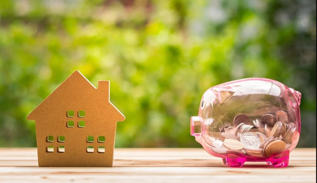 Tanto el ahorro como la inversión requieren disciplina y un enfoque estratégico para maximizar beneficios.