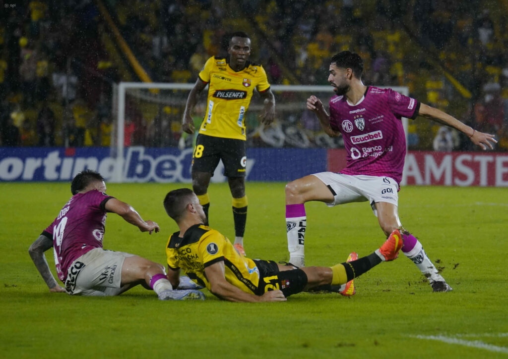 Dependiendo de otro partido y con calculadora en mano, así se jugará este martes el Independiente del Valle vs Barcelona SC por Libertadores