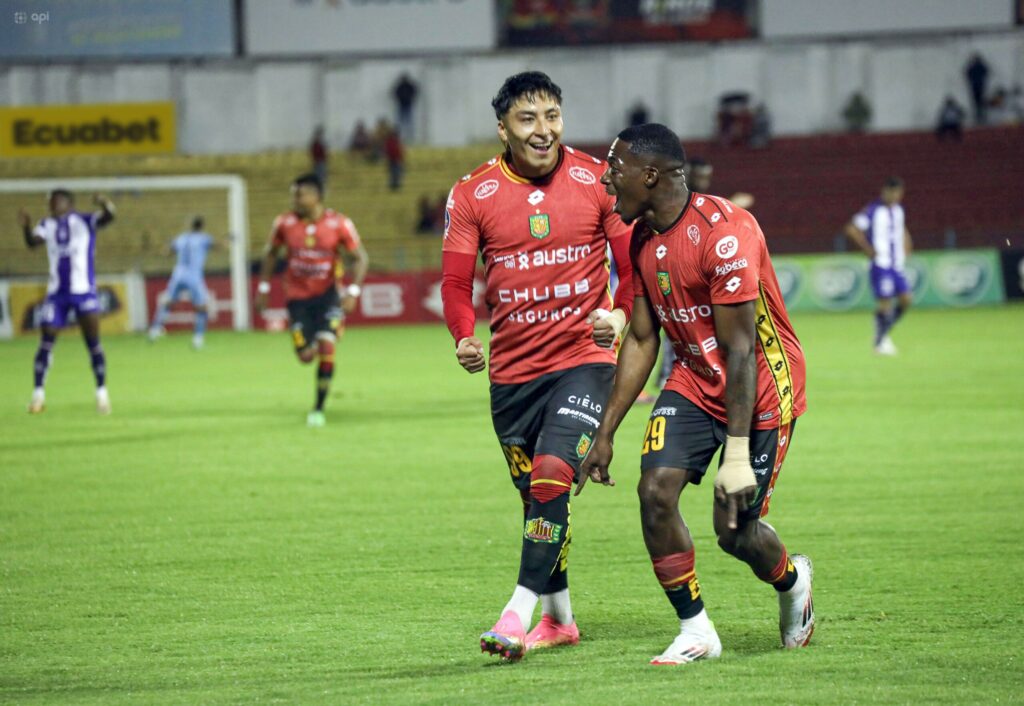 Deportivo Cuenca vence por 2-0 a T. Universitario en el arranque de la fecha 13 de la LigaPro