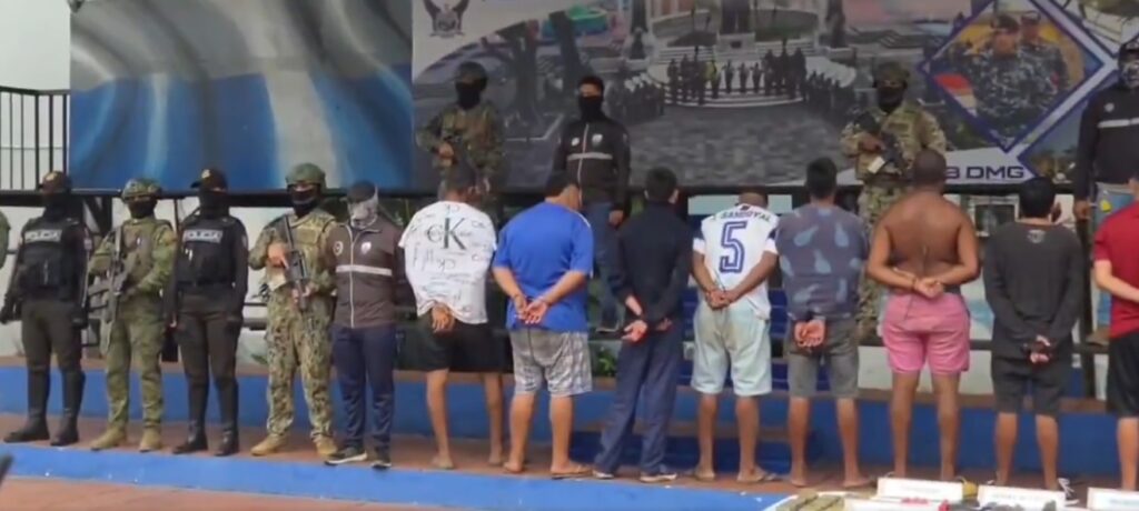 Detienen a 12 integrantes de grupo transnacional delictivo en Guayaquil.