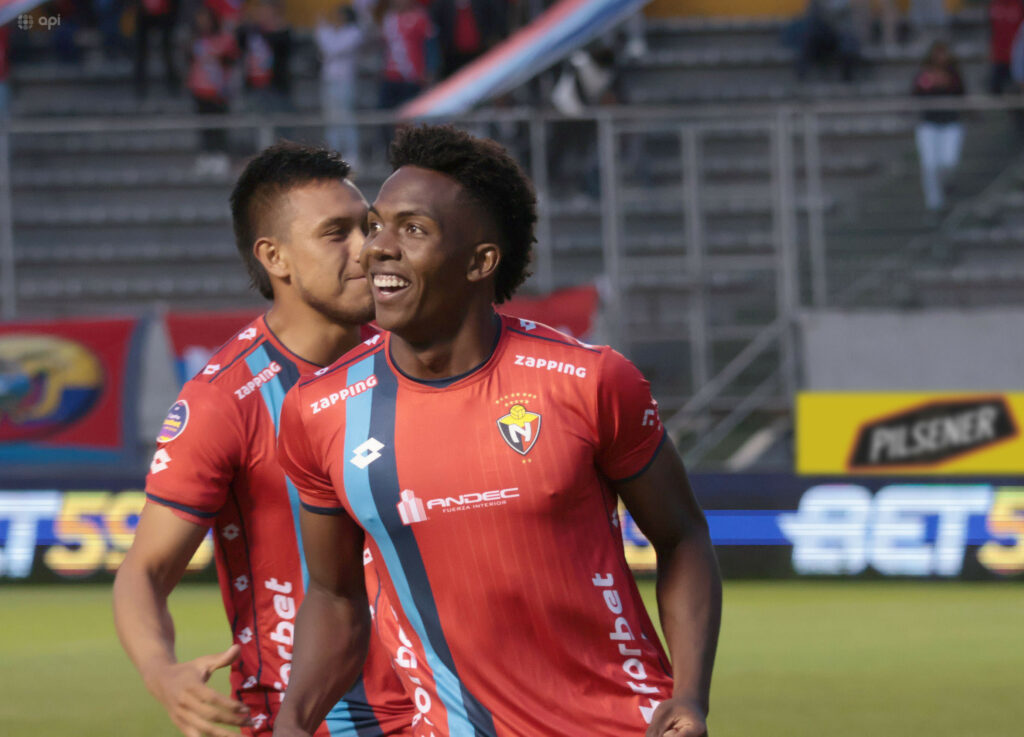 Djorkaeff Reasco reveló que Joao Quiñónez le partió una muela en la falta que generó expulsión para el defensa de Emelec