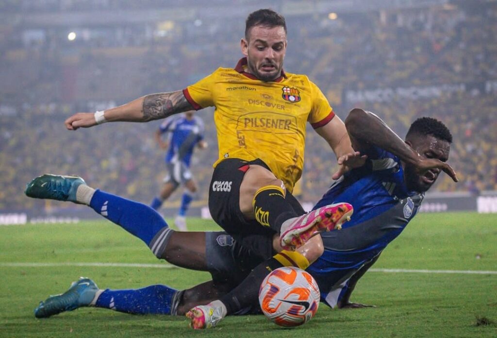 Doblete de Rivero en el Clásico del Astillero lo consagra como jugador de la fecha