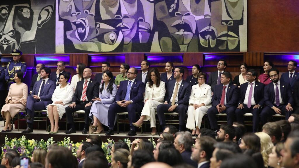 Ecuador El 45 % del gabinete ministerial del Presidente Daniel Noboa está conformado por mujeres. (Asamblea Nacional).