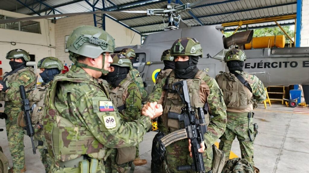 Ejército Ecuatoriano encuentra cadáveres de guerrilleros en Alto Punino