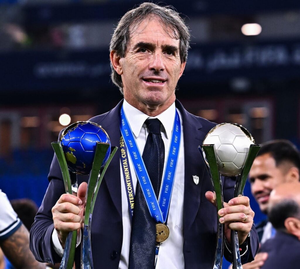 El técnico uruguayo Guillermo Almada.