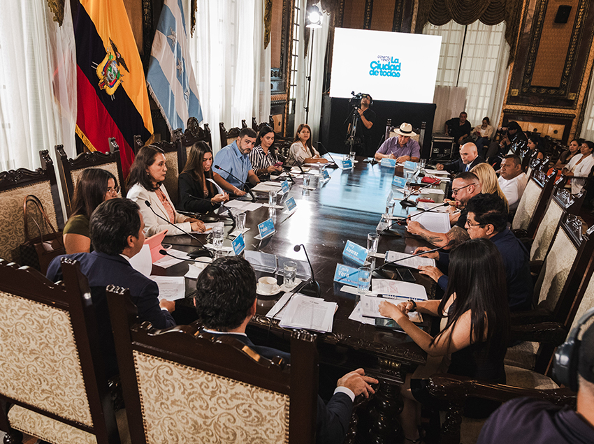El Concejo Municipal de Guayaquil aprobó reformas clave para regular áreas verdes, promover la economía circular.