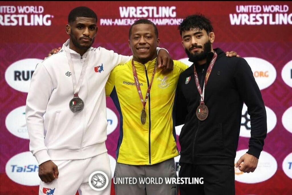 Jeremy Peralta se corona campeón panamericano senior de lucha en Monterrey