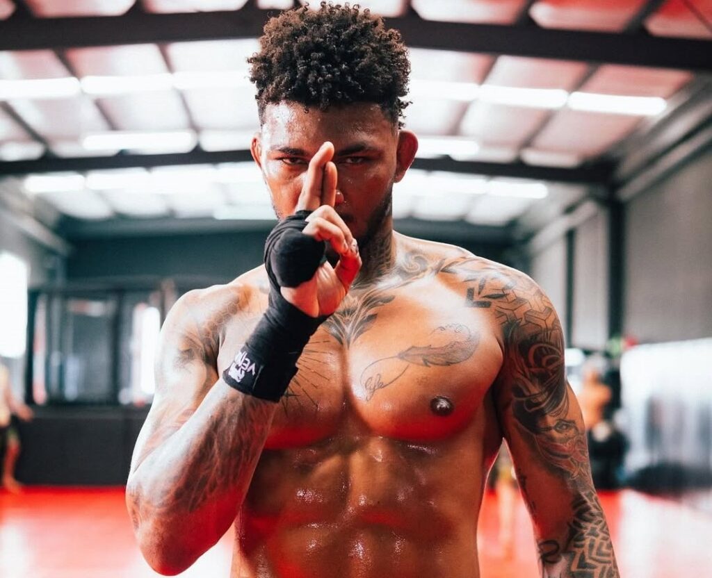 Michael Morales afina estrategias para enfrentarse el sábado a Gilbert Burns en el UFC Fight Night