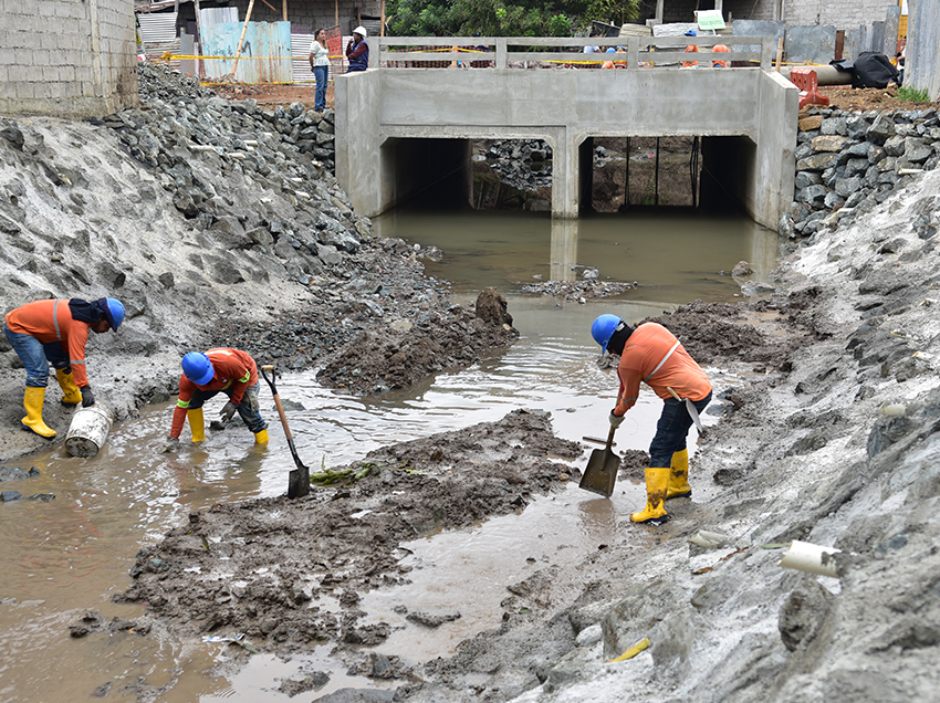 La cooperativa Realidad de Dios recibe por primera vez una obra para controlar inundaciones, parte del Plan Choque del Municipio de Guayaquil.