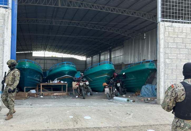 Operativo militar en Jaramijó localiza embarcaciones vinculadas a actividades ilícítas