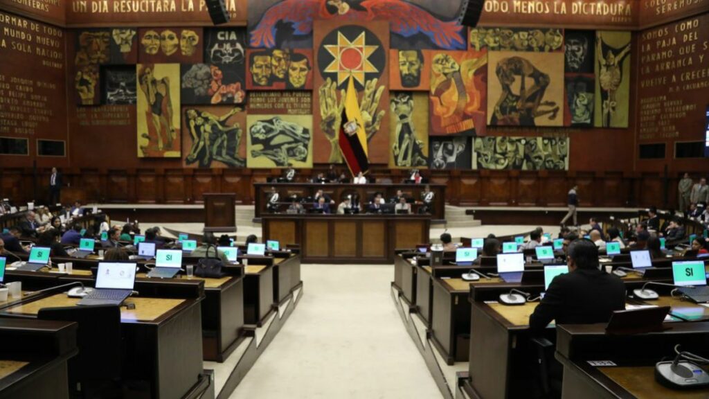 Revolución Ciudadana: RC se debilita en la Asamblea Nacional con dos legisladores menos. (Asamblea Nacional).