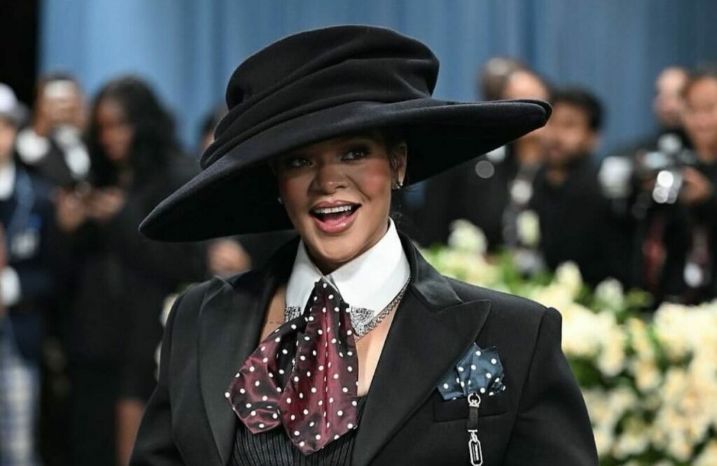 Rihanna marca su espectacular regreso a la música con tema inédito para ‘Los Pitufos’