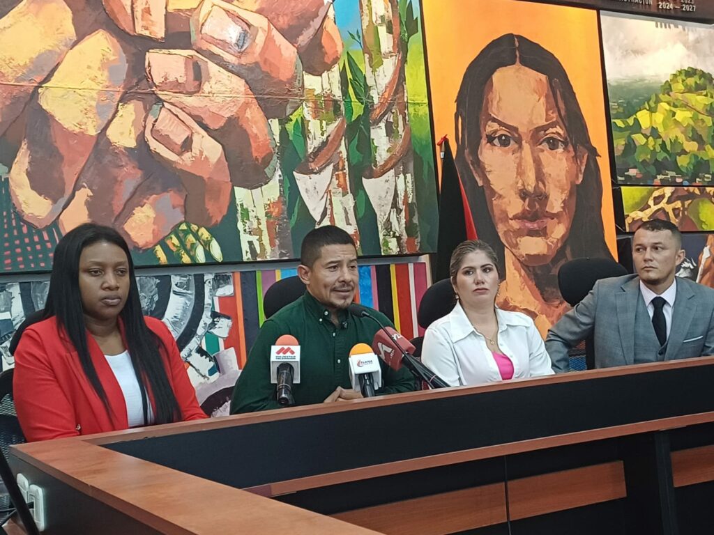 Ruptura en la Revolución Ciudadana tras elección de la vicealcaldesa Clara Hinojosa