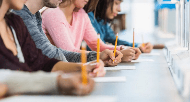Senescyt abre registro nacional para ingreso a universidades