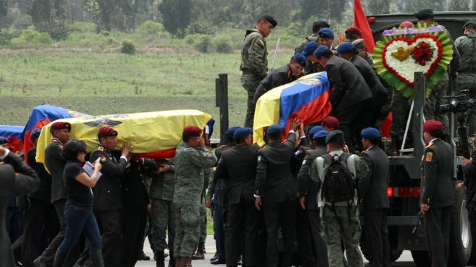 ¡Un país de luto! Con una misa en Quito despiden a los 11 militares caídos