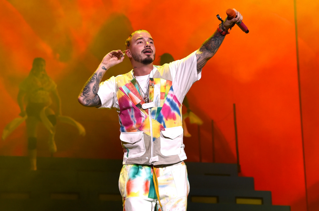 Infiltrado en su propio concierto: J Balvin se disfraza y pocos lo reconocen