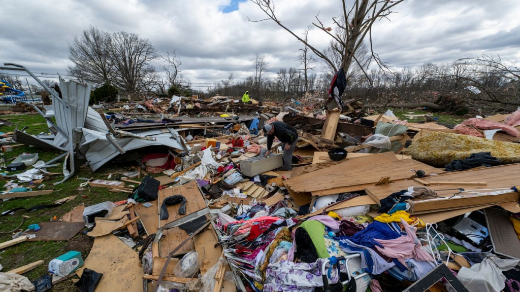 Tormentas y tornados causan muerte y destrucción en EE. UU.: ya suman 25 víctimas