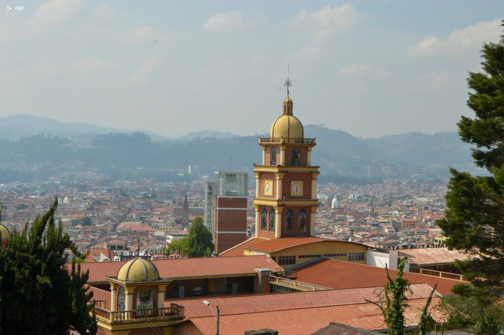 Cuenca con clima fresco y lluvias aisladas este jueves 26 de junio
