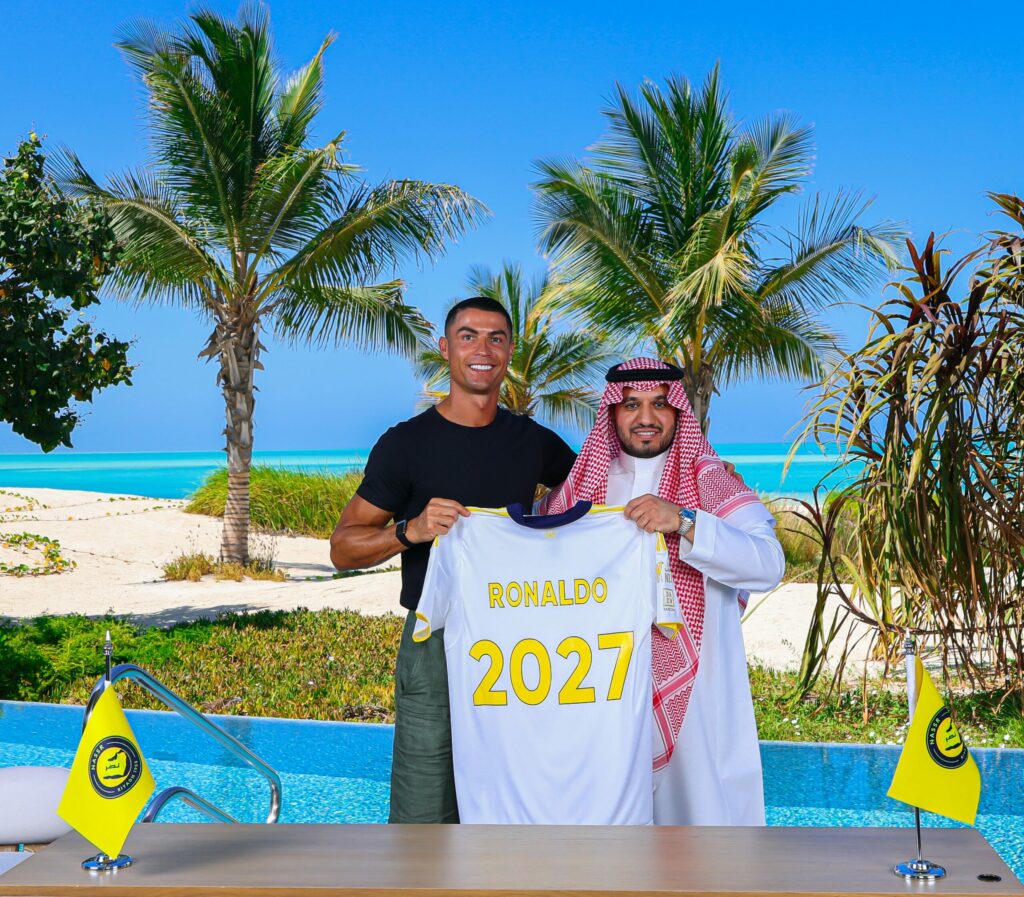 Al Nassr confirma la extensión de contrato de Cristiano Ronaldo hasta 2027
