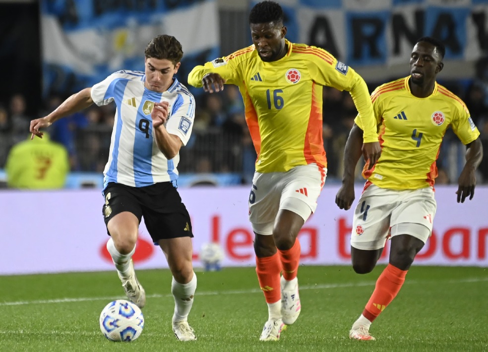 Colombia empató 1-1 con Argentina en el Estadio Más Monumental por la fecha 16 de las eliminatorias sudamericanas al Mundial 2026.