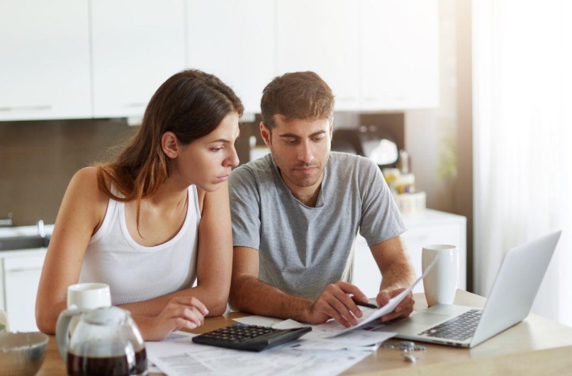 Cuentas conjuntas o separadas: cómo gestionar las finanzas en pareja.