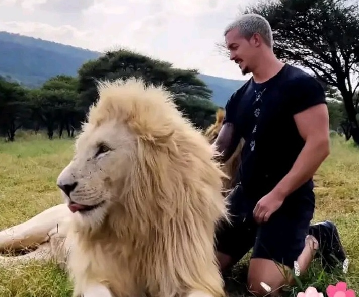 Dean Schneider, un exfinancista suizo, ha transformado su vida al fundar Hakuna Mipaka Oasis. Se trata de un santuario de 400 hectáreas