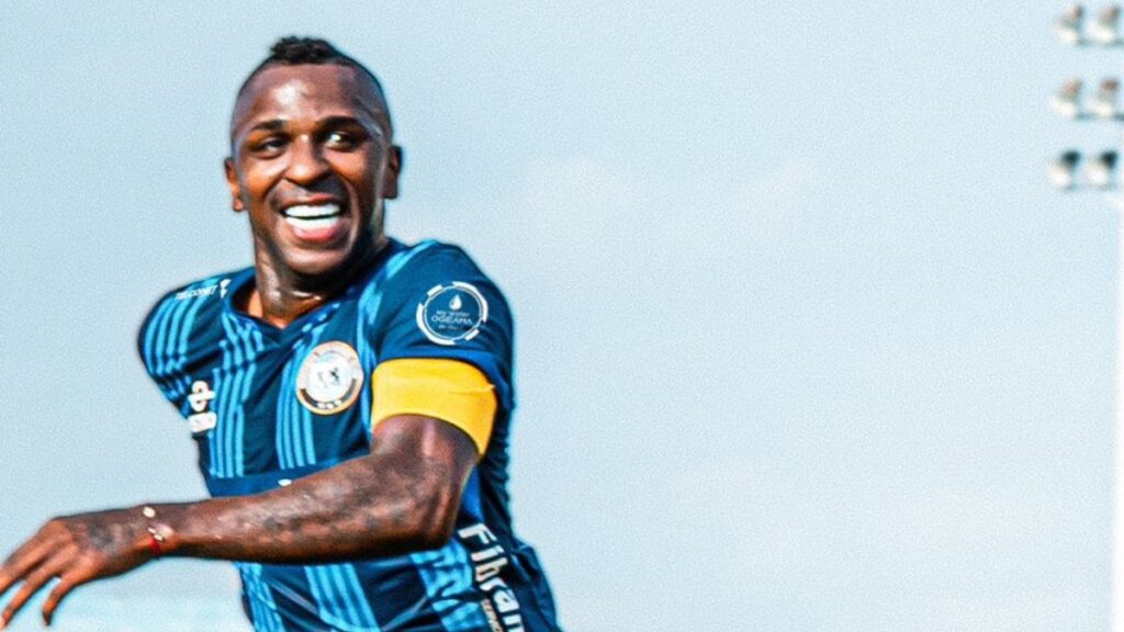 El futbolista Miller Bolaños fue detenido en el cantón Daule por el presunto delito de tenencia y porte de arma de fuego. (Guayaquil City).