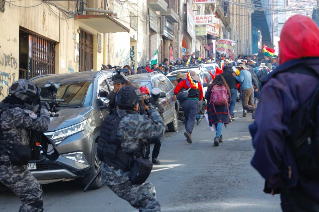 Protestas y desabastecimiento paralizan Bolivia a meses de las elecciones.