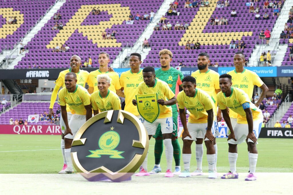 Tormenta retrasa debut de Mamelodi Sundowns, que supera a Ulsan Hyundai en Orlando. FOTO: @Masandawana.