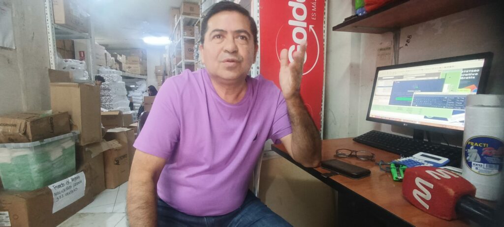 Galo Dávila, nació en Convento, parroquia rural de Chone, Manabí. Llegó a Manta hace más de 25 años. En la parroquia Tarqui, fundó Galiplaz