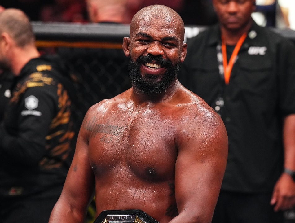 Jon Jones, considerado uno de los mejores luchadores de artes marciales mixtas de todos los tiempos, anunció su retiro de la UFC a los 37 años.