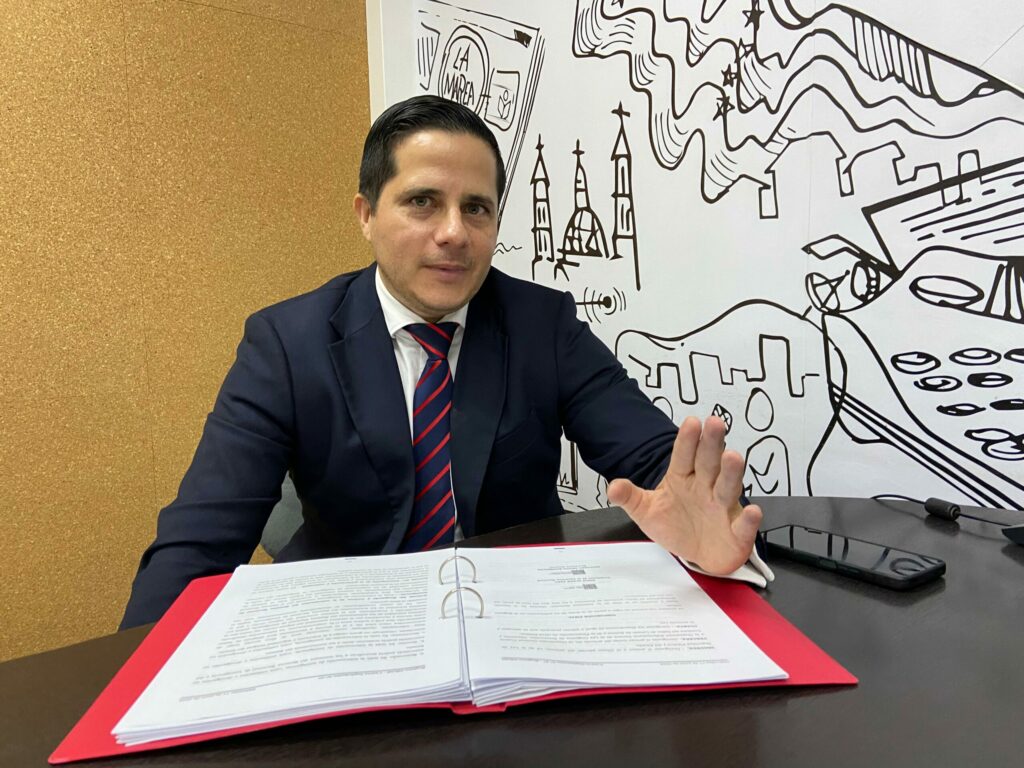 Juan Carlos Izurieta destaca la necesidad de las nuevas leyes, pero advierte que ninguna garantiza por sí sola la protección de derechos.