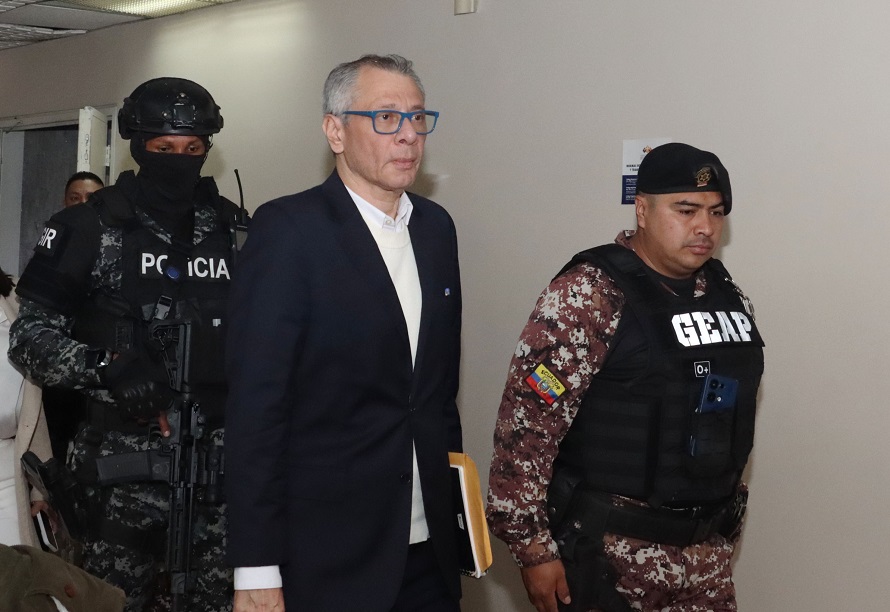 La Fiscalía General del Estado (FGE) solicitó una pena de 13 años de prisión para el exvicepresidente Jorge Glas y el exsecretario técnico Carlos Bernal.