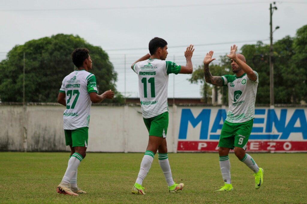 Liga de Portoviejo goleó a Ciudad de Pedernales y se clasificó a la segunda fase.