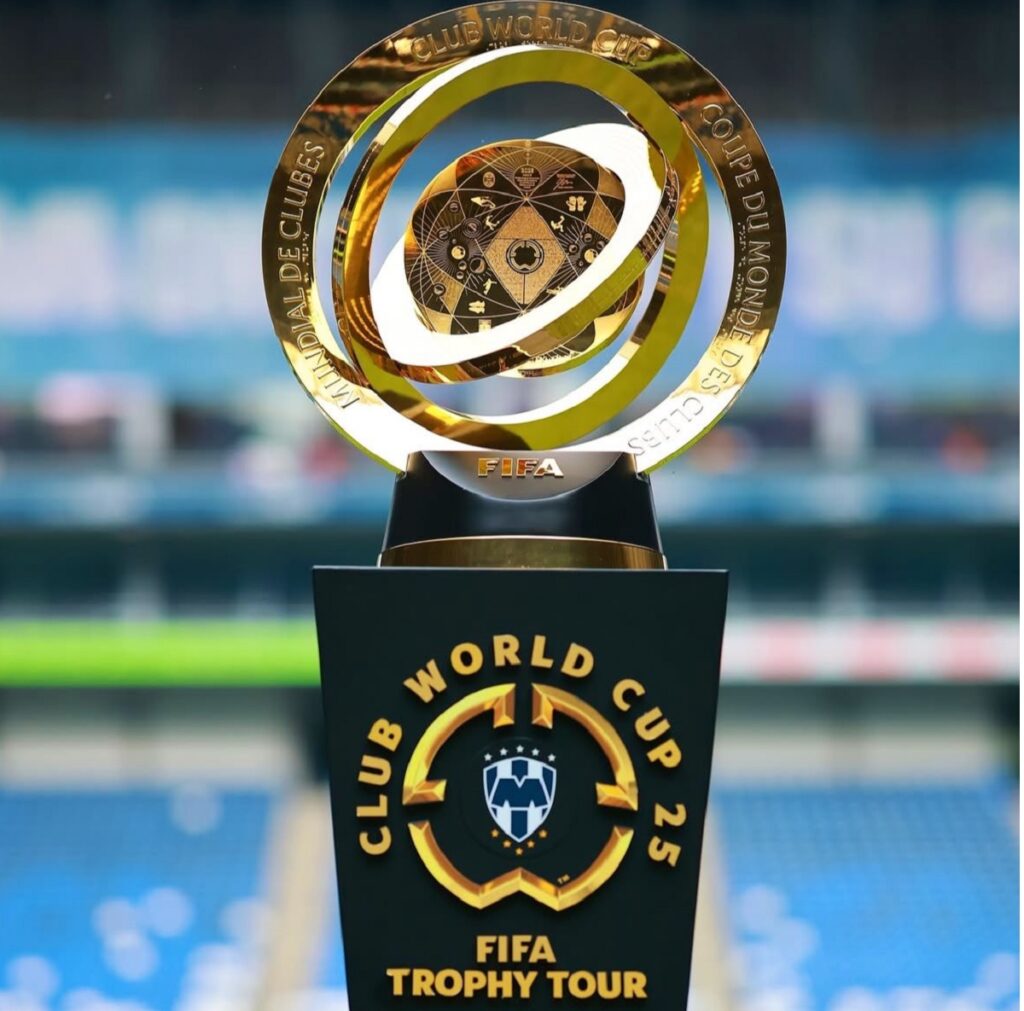 El trofeo del Mundial de Clubes, cuyo campeón se conocerá el 13 de julio del 2025.