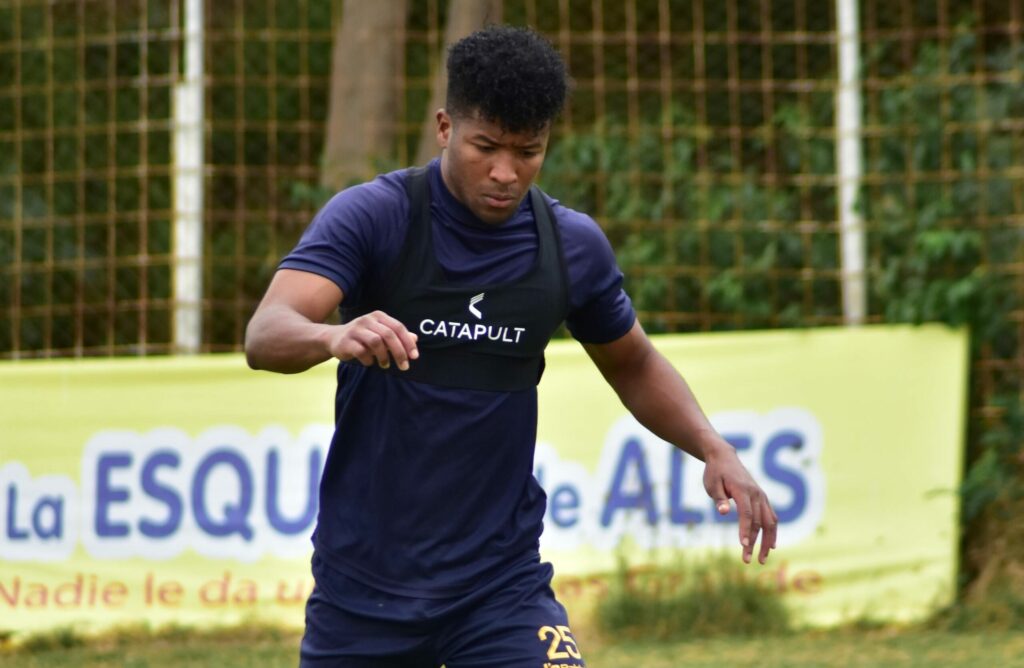 Edilson Cabezas, nuevo jugador de Delfín SC.