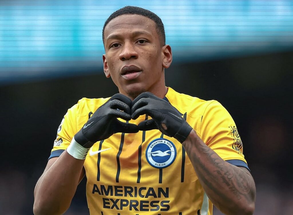 AC Milan mejora oferta por Pervis Estupiñán en negociaciones con Brighton