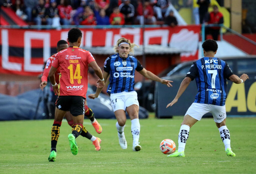 Claudio Spinelli lidera la victoria de Independiente ante Deportivo Cuenca
